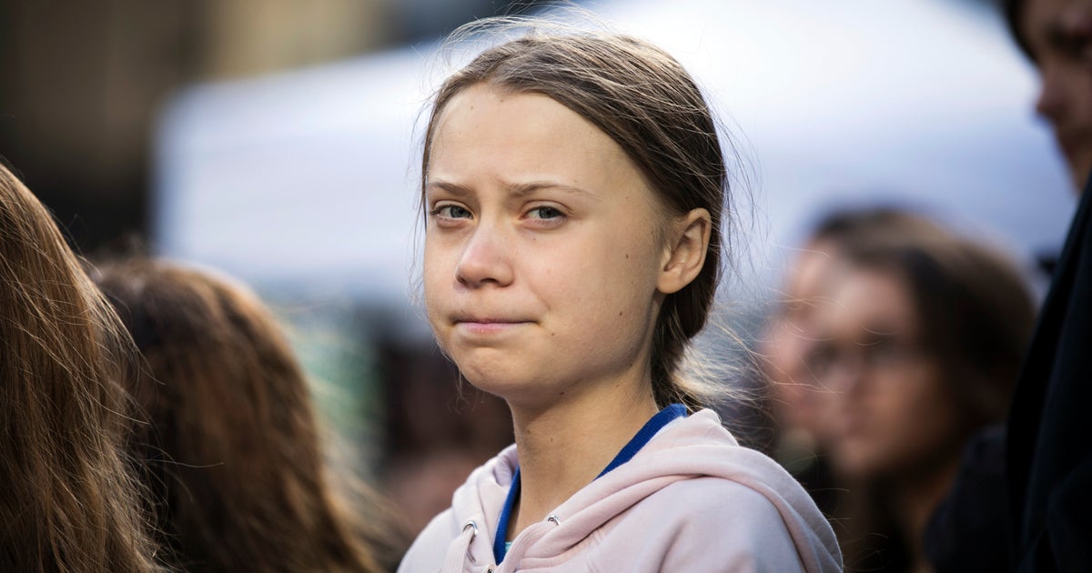 Pour Halloween, Greta Thunberg se moque de ses détracteurs avec son déguisement