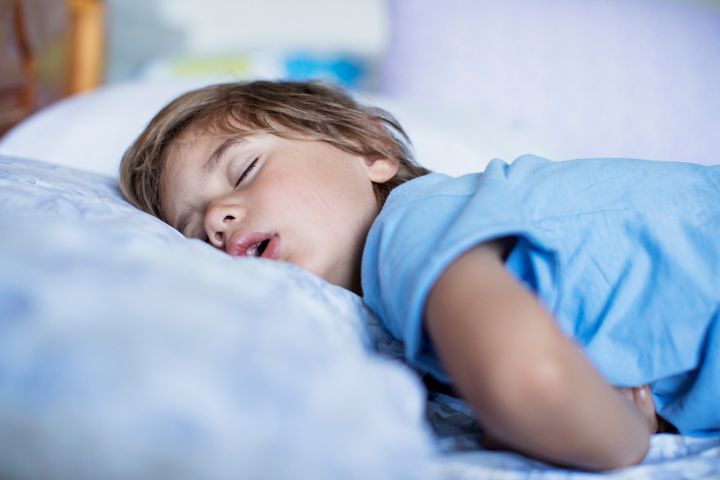 Le changement d’heure est aussi une bonne occasion de s’assurer que votre enfant a une bonne «hygiène de sommeil».