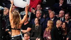 Trump (encore) hué par le public, cette fois à une soirée de combats de