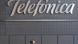 Telefónica reduce un 50,6% su beneficio hasta septiembre por el plan de