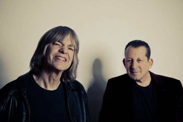 Ο Mike Stern (αριστερά) μαζί με τον Jeff Lorber 