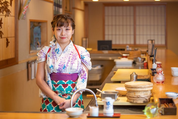 Yuki Chizui runs a sushi restaurant in Tokyo where the staff is all women.