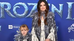 Les tenues de Selena Gomez et sa sœur pour “La Reine des neiges 2” vont vous faire