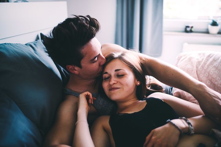 17 Little Ways Couples Show Their Love That Don't Cost A Thing | HuffPost  Life