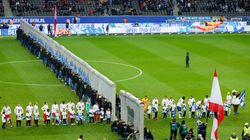 Un mur au milieu du stade olympique de Berlin avant un