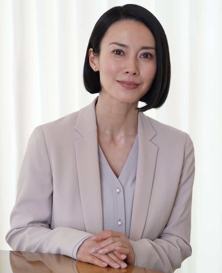 中谷美紀(なかたに・みき)さん。1993年の女優デビュー以降、ドラマ、映画、舞台と表現の場を選ばず活躍する実力派女優。現在はパートナーであるヴィオラ奏者のティロ・フェヒナーさんとともに、オーストリアに居を構える