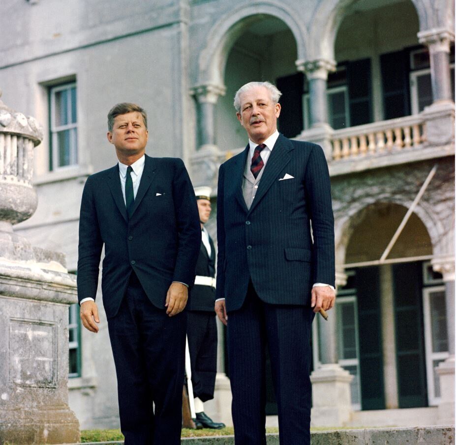 Συμφωνία του Nassau- 21 Δεκεμβρίου 1961. Ο Αμερικανός πρόεδρος Κέννεντι μαζί με τον Βρετανό πρωθυπουργό Χάρολντ Μακμίλαν.