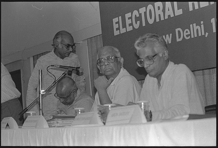 (File image) Chief Election Commissioner TN Seshan with Somnath Chatterjee at Reform In India Meeting, on June 11, 1994 in New Delhi.