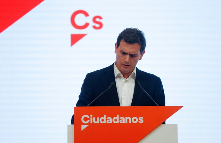 Rivera anuncia que se retira de la vida pública