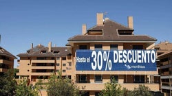 La compraventa de vivienda suaviza su caída al 12 % en