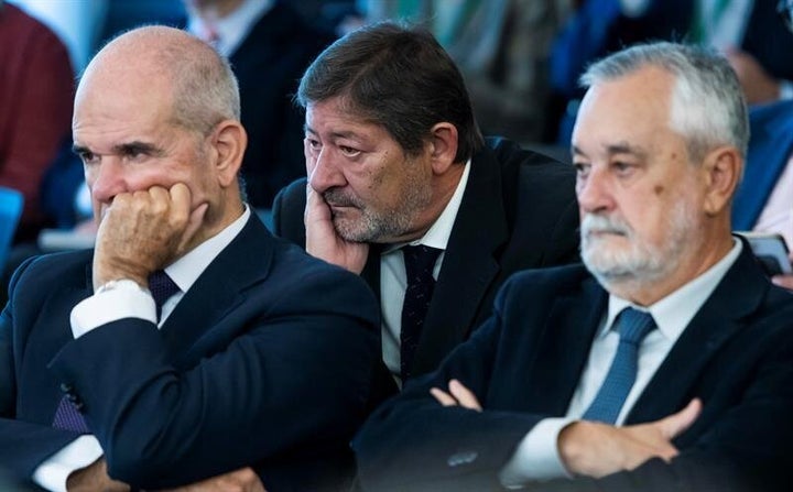 Chaves, Javier Guerrero y Griñán, durante la lectura del informe de la fiscalía en el juicio de los ERE.