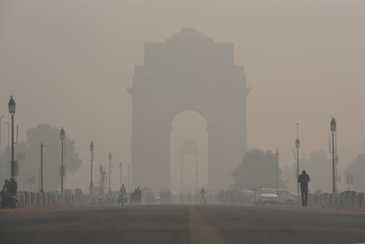 A view of the India Gate engulfed in heavy smog due to rise in pollution on November 13, 2019 in New Delhi, India. 
