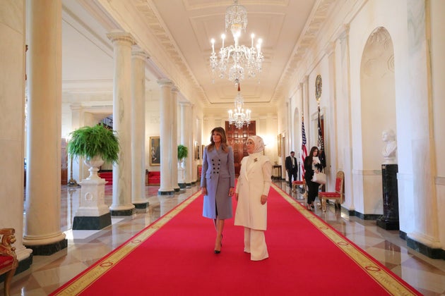 WASHINGTON, USA - NOVEMBER 13: President of Turkey Recep Tayyip Erdogan's wife Emine Erdogan (R) meets U.S. President Donald Trump's wife Melania Trump (L) at the White House in Washington, United States in Washington, United States on November 13, 2019.

  (Photo by Mustafa Kamaci/Anadolu Agency via Getty Images)