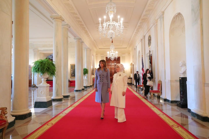 WASHINGTON, USA - NOVEMBER 13: President of Turkey Recep Tayyip Erdogan's wife Emine Erdogan (R) meets U.S. President Donald Trump's wife Melania Trump (L) at the White House in Washington, United States in Washington, United States on November 13, 2019. (Photo by Mustafa Kamaci/Anadolu Agency via Getty Images)