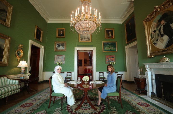 WASHINGTON, USA - NOVEMBER 13: President of Turkey Recep Tayyip Erdogan's wife Emine Erdogan (L) meets U.S. President Donald Trump's wife Melania Trump (R) at the White House in Washington, United States in Washington, United States on November 13, 2019. (Photo by Mustafa Kamaci/Anadolu Agency via Getty Images)