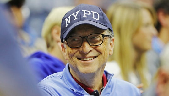 Madrugar, leer y no llevar una vida de lujo: los hábitos de los millonarios que debes