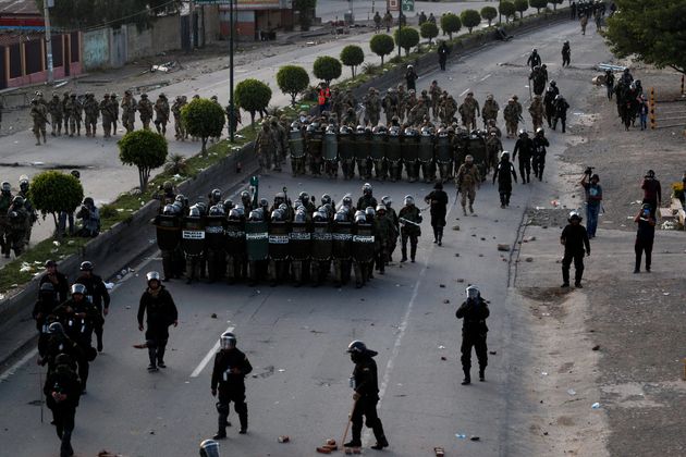 Στους 13 οι νεκροί μετά την παραίτηση Μοράλες - «Δυσανάλογη βία» από στρατό και αστυνομία στη