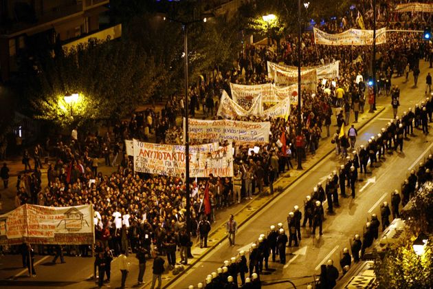 Πορεία για την επέτειο του Πολυτεχνείου (αρχείο: 2005)