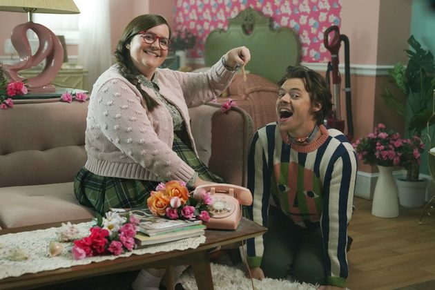 Harry Styles Is Aidy Bryant S Dog Boyfriend On Snl And We Ship It Huffpost