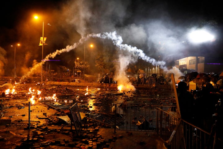 Protesters clash with police outside Hong Kong Polytechnic University (PolyU) in Hong Kong, China on November 17, 2019. (REUTERS/Adnan Abidi)