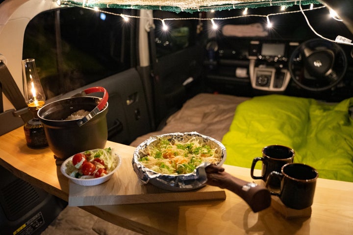 ある日の「車中飯」風景。