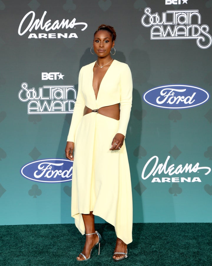 Actor and producer Issa Rae stood tall in a gorgeous midriff-baring outfit.