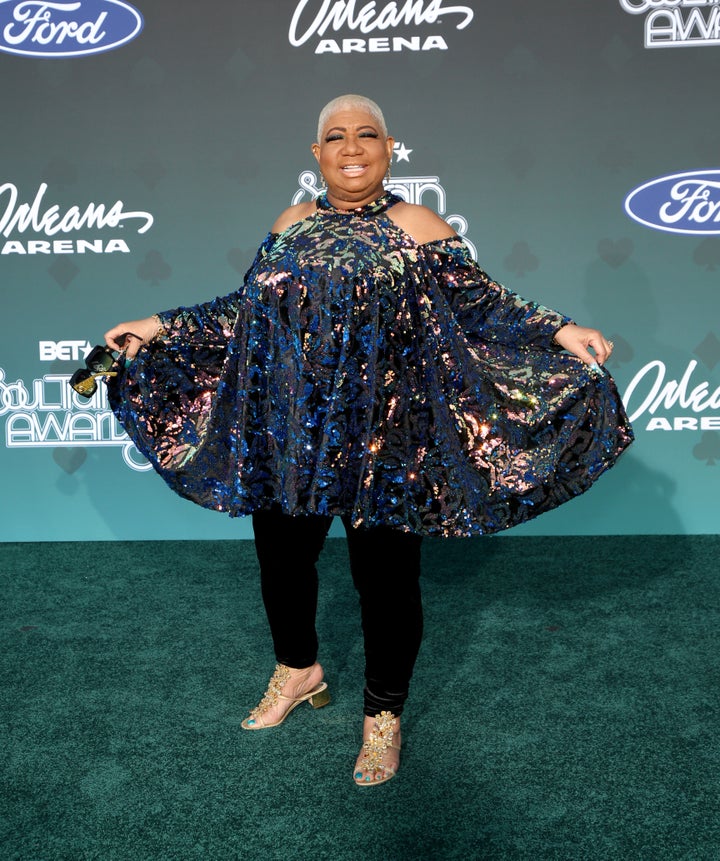 Comedian and "Dolemite Is My Name" actor Luenell goes for fun and fabulous in her ensemble.&nbsp;