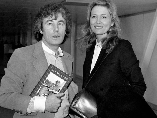 Μάιος 1982, αεροδρόμιο Χίθροου, Λονδίνο. Ο Τέρι Ο' Νιλ με την Φέι Νταναγουέι.