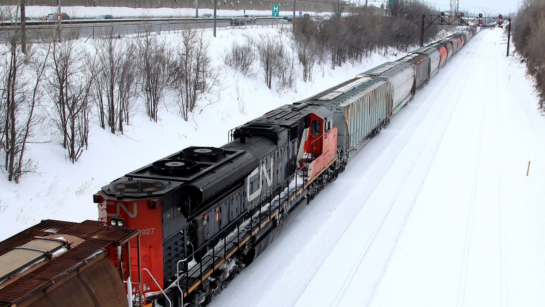 CN Rail Workers On Strike For The 1st Time In A Decade HuffPost Business