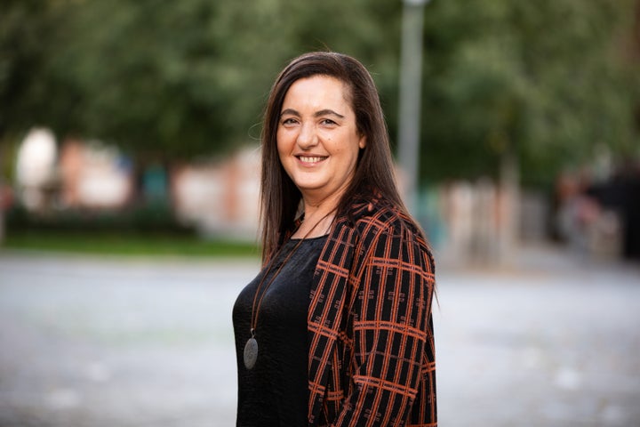 La escritora y reportera Nuria Varela en Madrid tras su entrevista con El HuffPost.