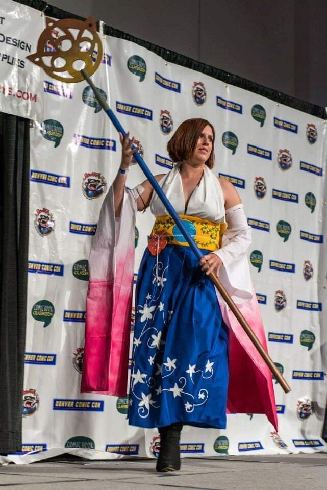 Freeze in cosplay she built herself at a fan convention in 2013, where she won a judge's award.