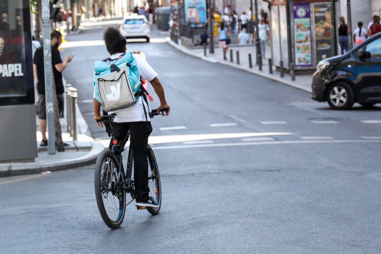 Un repartidor de Deliveroo en Madrid