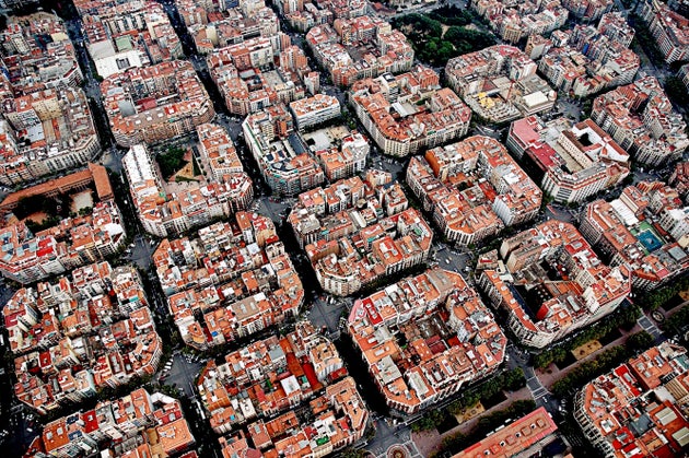 Barcelona Is Taking Radical Steps To Ban Cars Here S Why Huffpost