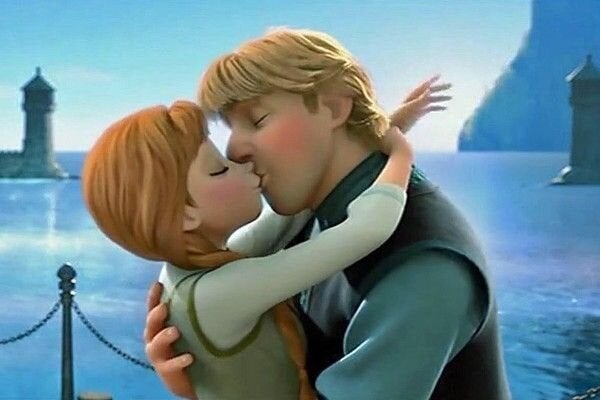 Beso entre Anna y Kristoff en 'Frozen 2'.