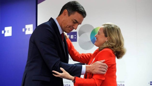 Pedro Sánchez y Nadia Calviño, el pasado septiembre en unos desayunos informativos de la Agencia
