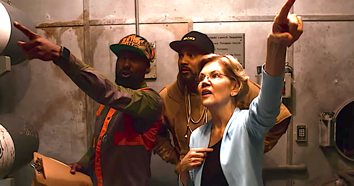 Elizabeth Warren And ‘Desus & Mero’ Try To Escape A Haunted Submarine