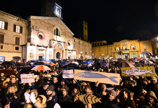 Risultati immagini per sardine in piazza