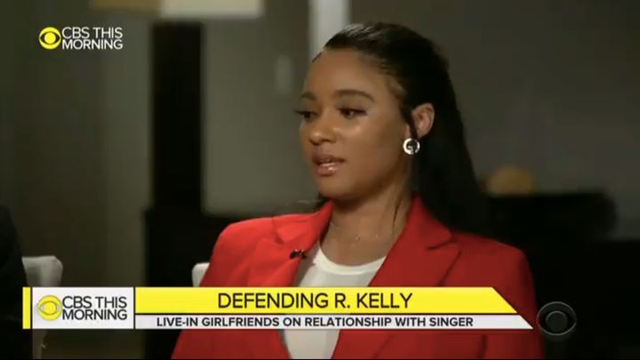 Joycelyn Savage, ici en mars sur CBS pour défendre R. Kelly, a écrit ce 23 novembre être une «victime» du chanteur.