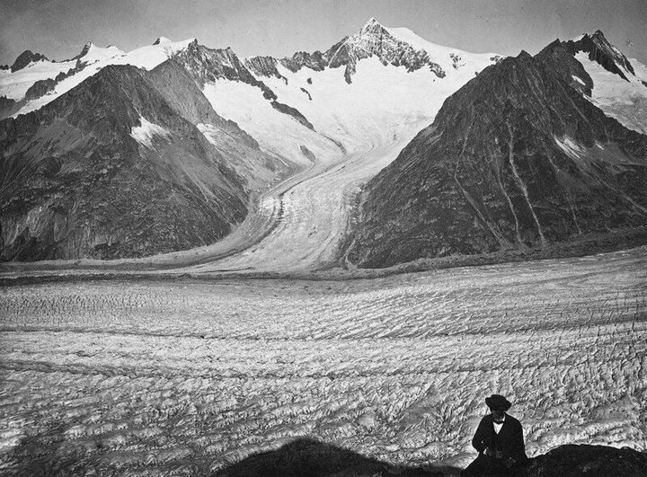 Συγκρίνετε με την παραπάνω φωτογραφία μόνοι σας... Ο παγετώνας Aletsch μεταξύ του 1860 και του 1877.