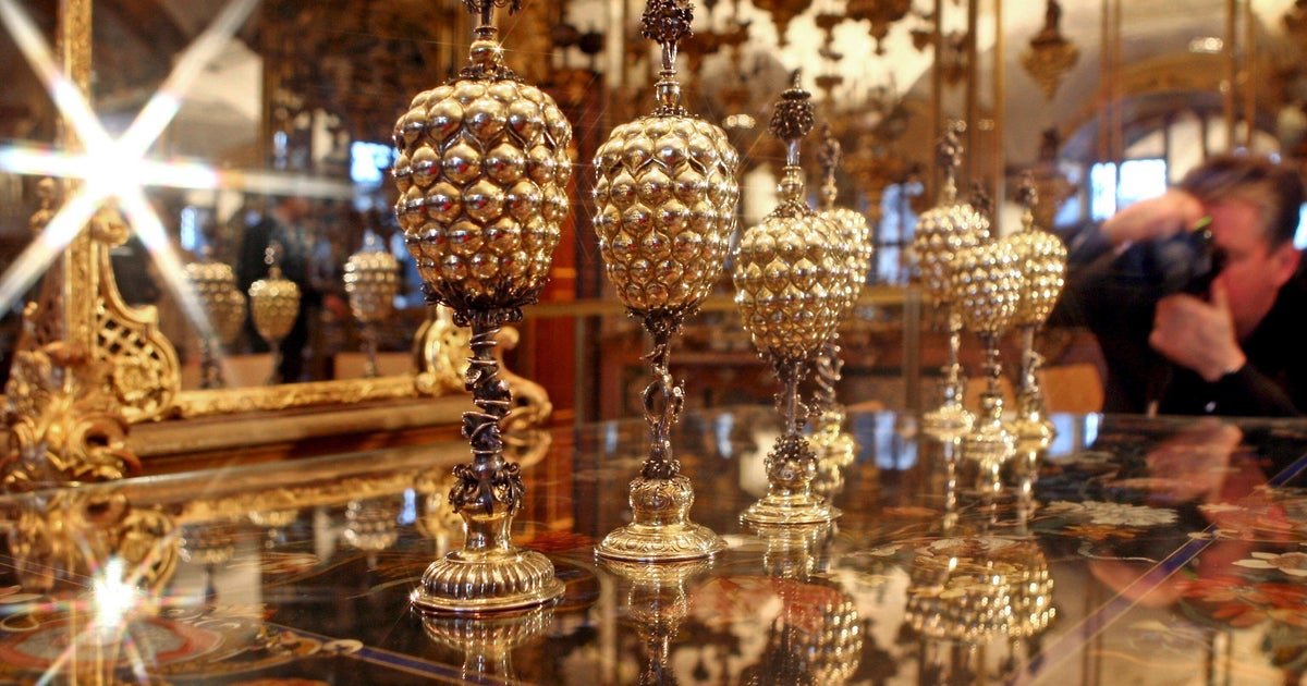 Il Furto Del Secolo Rubati Gioielli E Diamanti Dal Castello Di Dresda Per Oltre Un Miliardo Di Euro L Huffpost