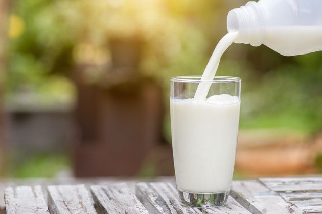 Report svela la "lista segreta" di chi importa in Italia il latte straniero | L'HuffPost