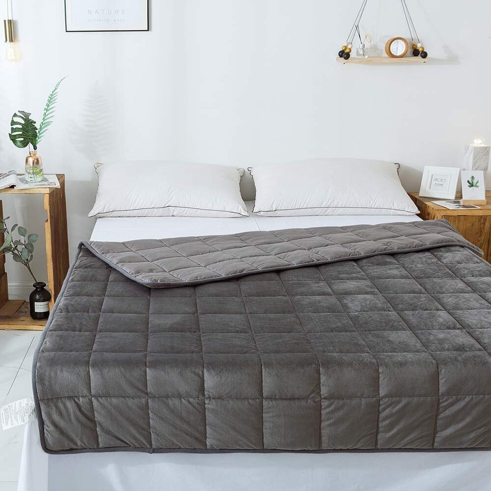 Black Friday And Cyber Monday 2019 Weighted Blanket Deals