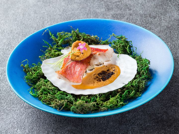 「黒潮の恵み」千葉県産金目鯛と長生ネギのヴィポーレ炙り雲丹のソース