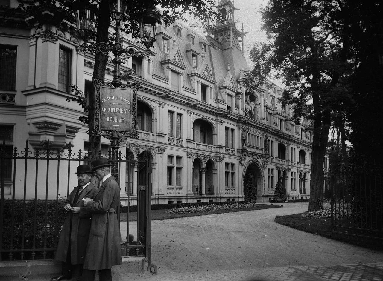 Γαλλία 1919: Το κάστρο της Μαδρίτης στο Παρίσι όπου υπογράφηκε η Συνθήκη Ειρήνης του Νεϊγύ.