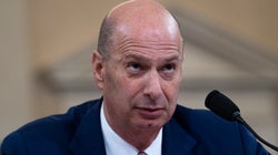 Le témoin-clé de l’enquête en destitution contre Trump accusé d’agressions