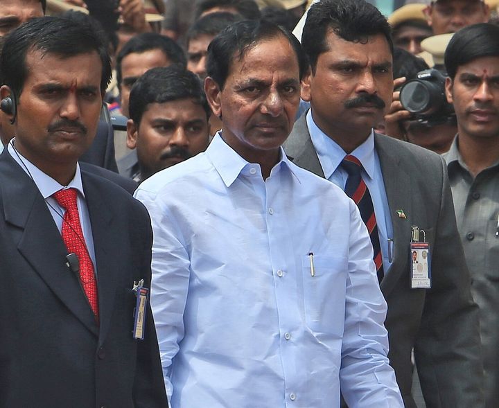 Telangana CM K. Chandrasekhar Rao gave an ultimatum to striking workers to return to duty by November 5 midnight, failing which the government would privatise the rest of the routes. 