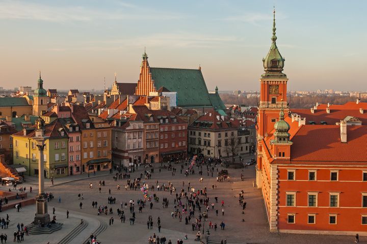 Замковая площадь в Варшаве, столице Польши, куда в основном переезжают украинцы