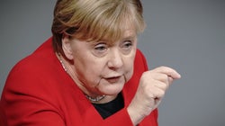 El apasionado discurso de Merkel contra el odio tras un repugnante gesto de la