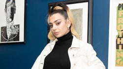 Fatiguée d’être rabaissée, Charli XCX dénonce le sexisme dans la