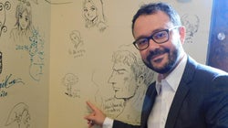 『未来のアラブ人』として育てられた少年は、フランスで漫画家になった。